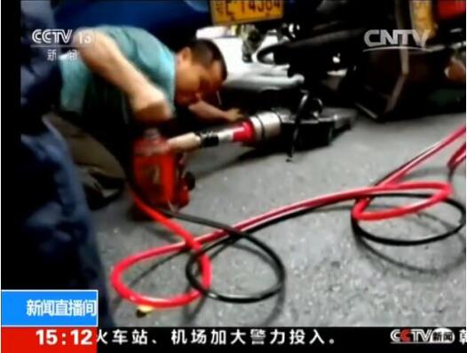 巧用千斤頂救人 巧用千斤頂救人